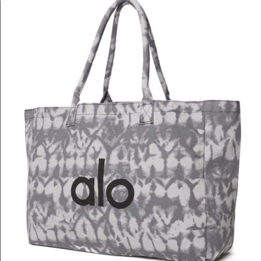 COPY - ALO Yoga Tie Dye Shopper Tote